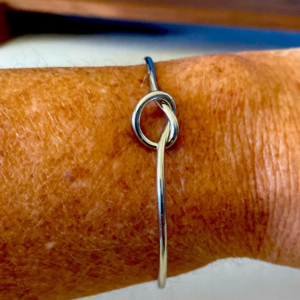 New Silver Metal Knot Cuff Bracelet
